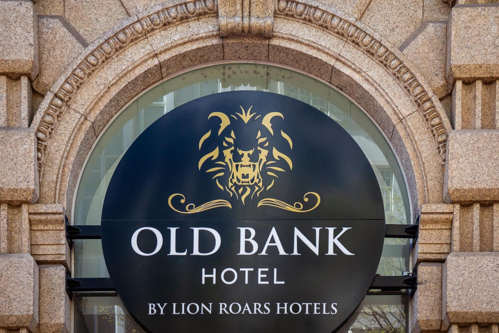 Hotel Old Bank - Lion Roars & Cape Town